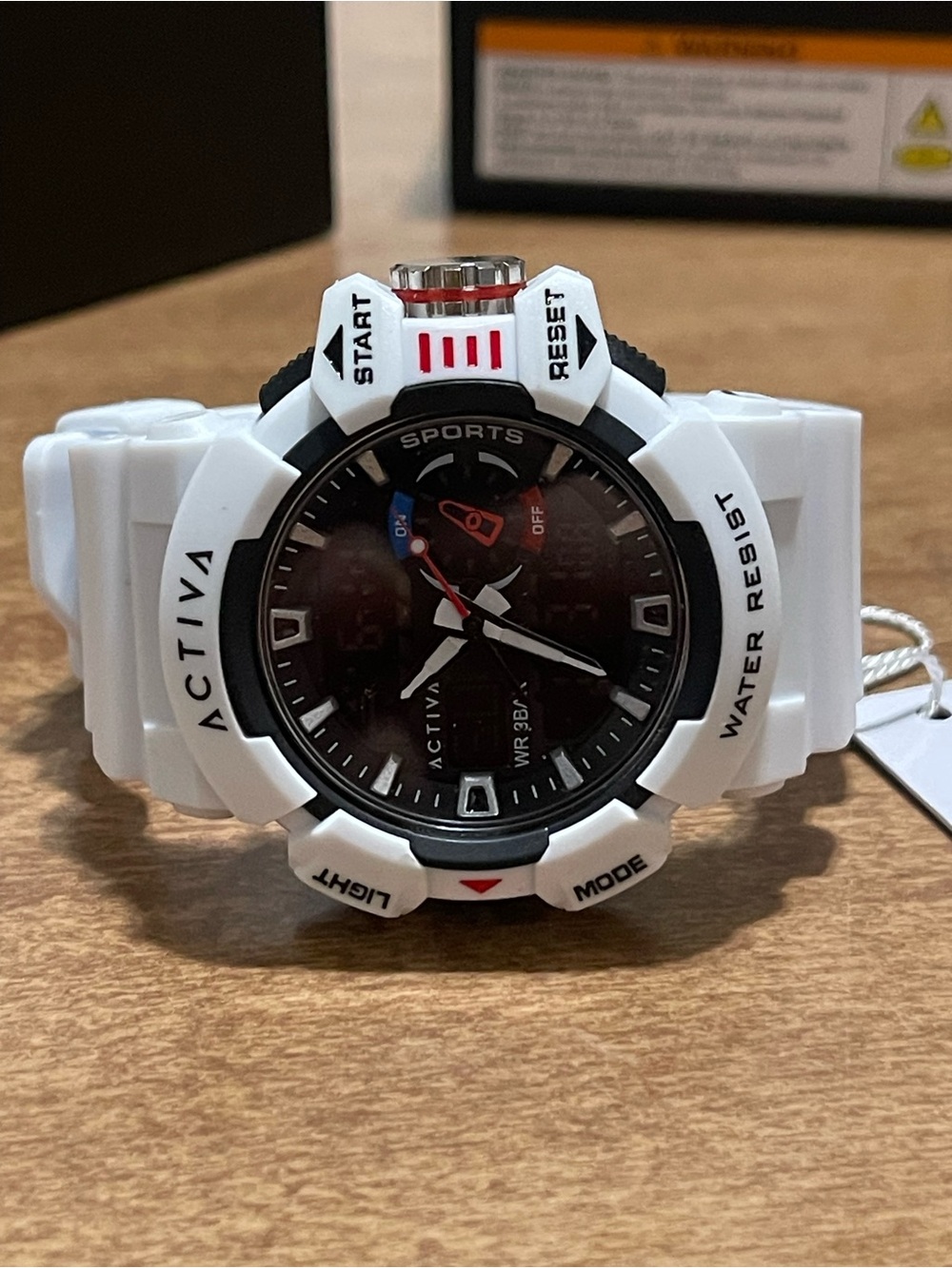 Activa Vord X
Invicta Digital Men's Watch - 49mm,
White New